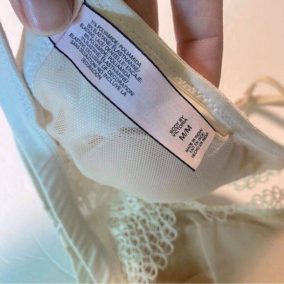 Victoria Secret Lace Triangle Racerback Bralette ivory lightly padded mesh M - Picture 6 of 7